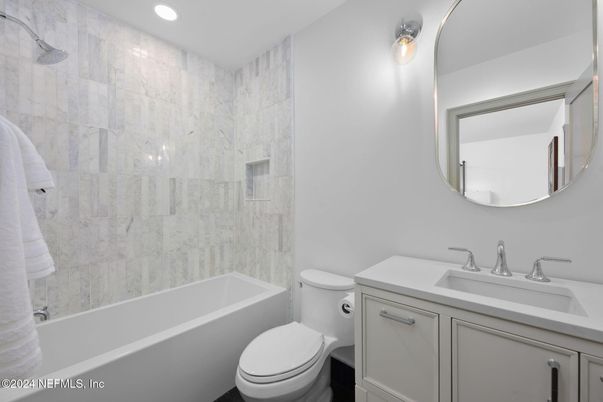Bathroom, Interior, Recessed Lighting
