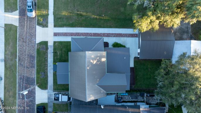 Exterior, Drone