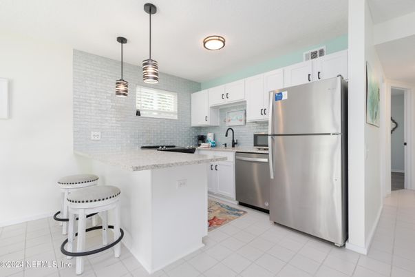 Interior, Kitchen, Pendant Lights, Stainless Steel Appliances