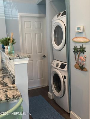 Interior, Utility Closets, Washer, Wood Texture Flooring
