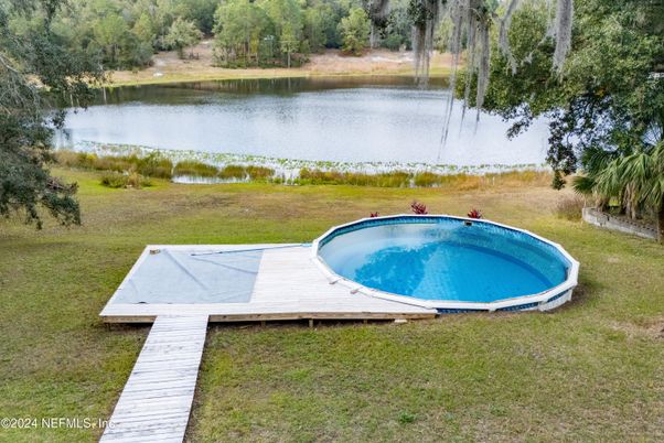 Exterior, Pool