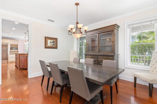 Chandelier, Dining room, Interior, Kitchen, Pendant Lights, Recessed Lighting, Wood Texture Flooring