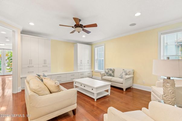 Interior, Living room, Recessed Lighting, Wood Texture Flooring