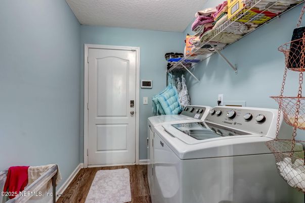 Interior, Utility Closets, Washer, Wood Texture Flooring