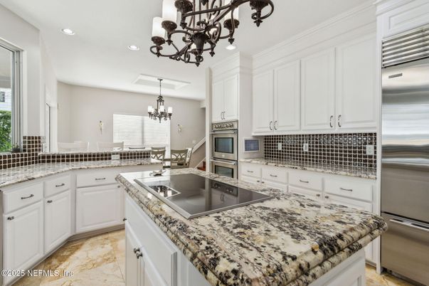 Chandelier, Dining room, Interior, Kitchen, Recessed Lighting, Stainless Steel Appliances