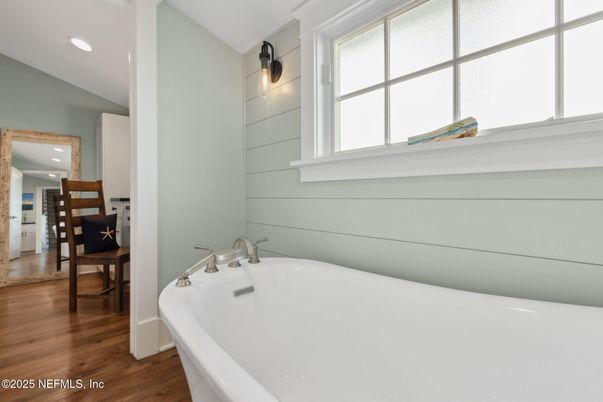 Bathroom, Free Standing Baths, Interior, Recessed Lighting, Wood Texture Flooring
