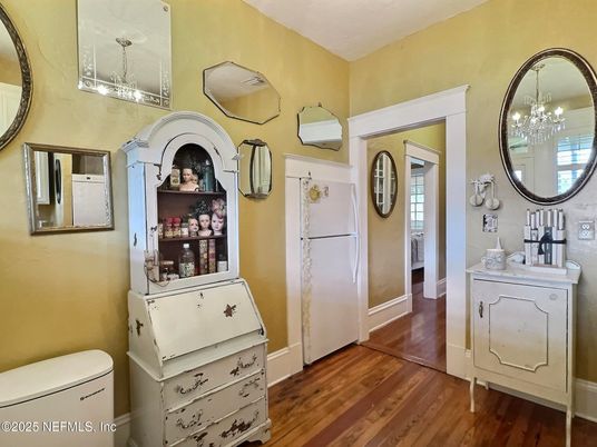 Bathroom, Interior, Pendant Lights, Wood Texture Flooring
