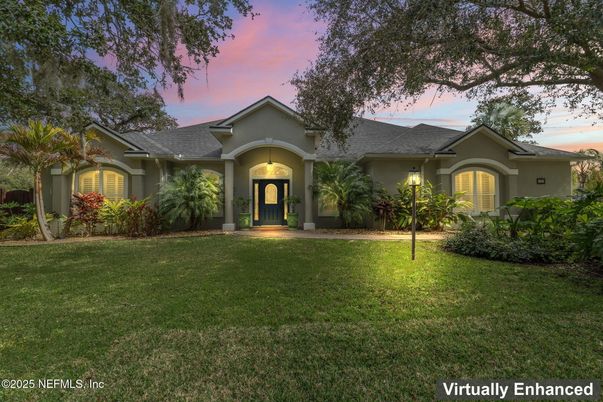 Backyard, Exterior, Facade, Ranch