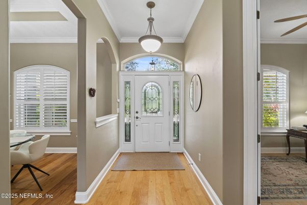 Interior, Pendant Lights, Wood Texture Flooring