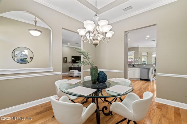 Chandelier, Dining room, Interior, Kitchen, Pendant Lights, Recessed Lighting, Wood Texture Flooring