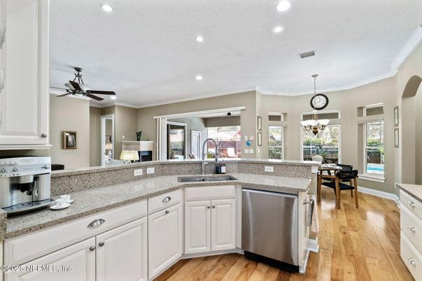 Chandelier, Dining room, Interior, Kitchen, Recessed Lighting, Wood Texture Flooring