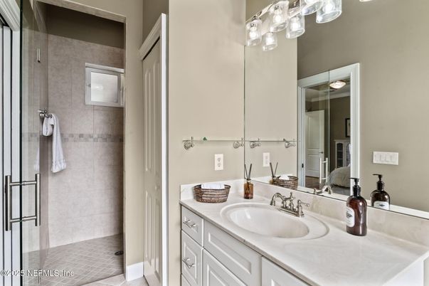 Bathroom, Dual Sink Vanities, Interior