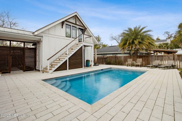 Exterior, Pool