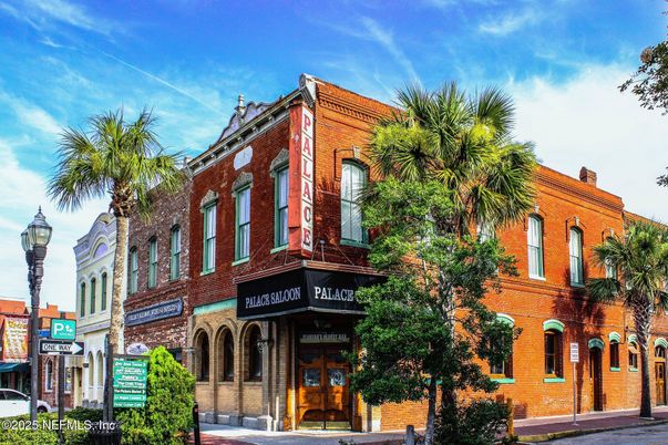 Exterior, Facade, Brick Facade, Rowhouse