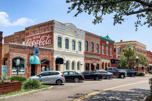 Exterior, Facade, Brick Facade, Rowhouse