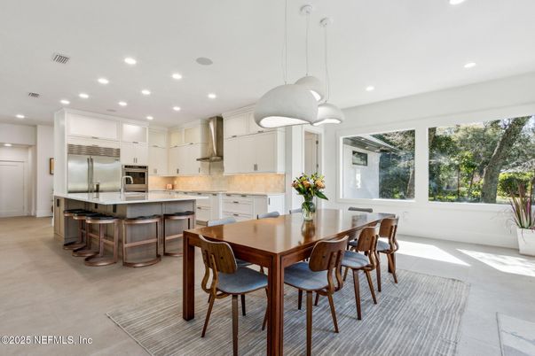 Dining room, Interior, Kitchen, Pendant Lights, Recessed Lighting, Stainless Steel Appliances