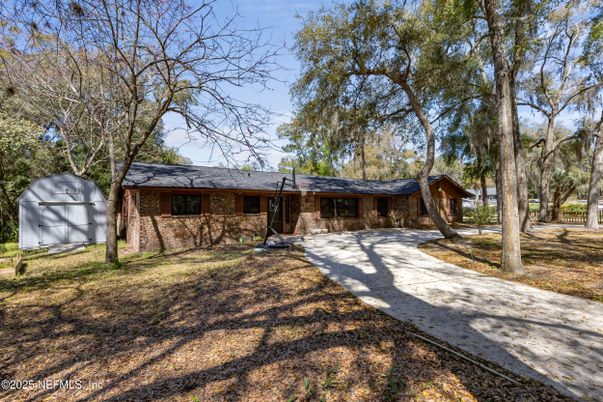 Backyard, Exterior, Facade, Brick Facade, Ranch