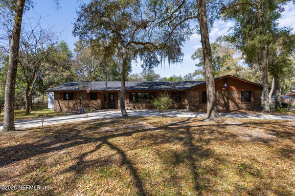 Attached, Backyard, Exterior, Facade, Brick Facade, Ranch