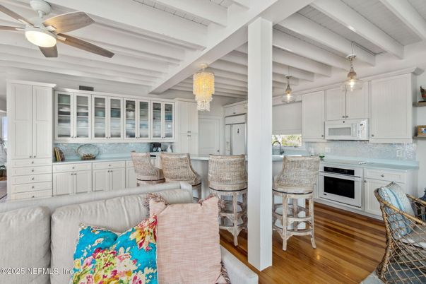 Interior, Kitchen, Living room, Pendant Lights, Wood Texture Flooring