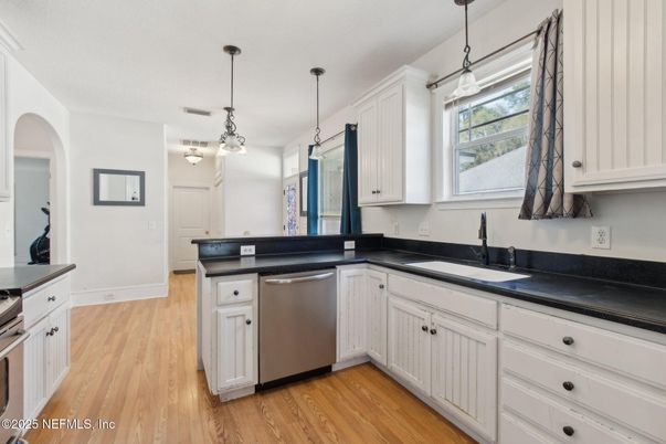 Interior, Kitchen, Pendant Lights, Wood Texture Flooring