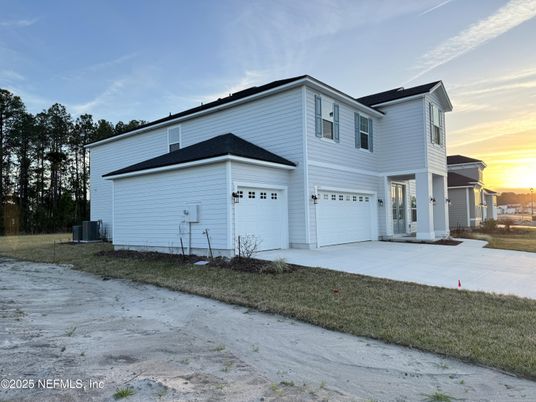 Attached, Exterior, Facade, Farmhouse