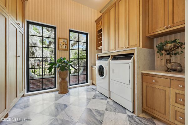 Interior, Marble, Recessed Lighting, Washer