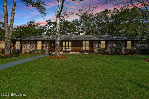 Backyard, Exterior, Facade, Ranch