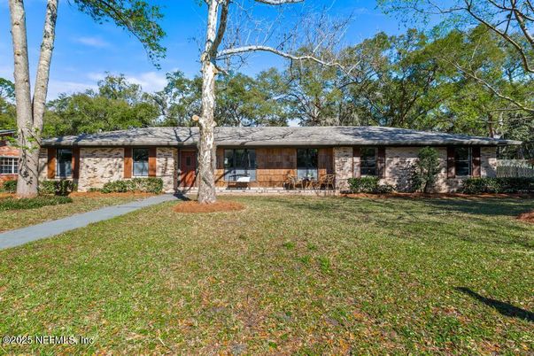 Backyard, Exterior, Facade, Ranch