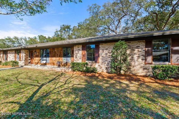 Exterior, Facade, Brick Facade, Ranch