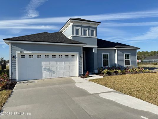 Attached, Exterior, Facade, American Craftsman