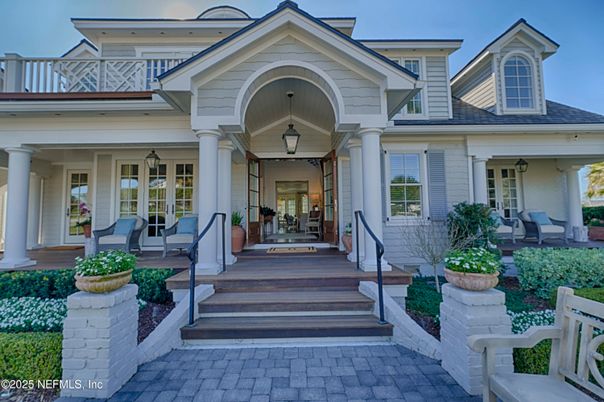 Exterior, Facade, Queen Anne Victorian