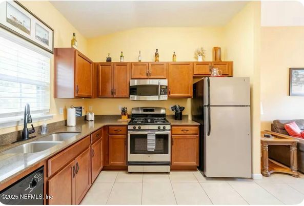 Interior, Kitchen, Stainless Steel Appliances