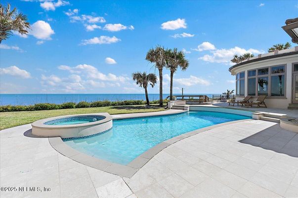 Exterior, Pool, Water