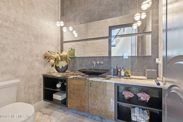 Bathroom, Interior, Marble, Pendant Lights