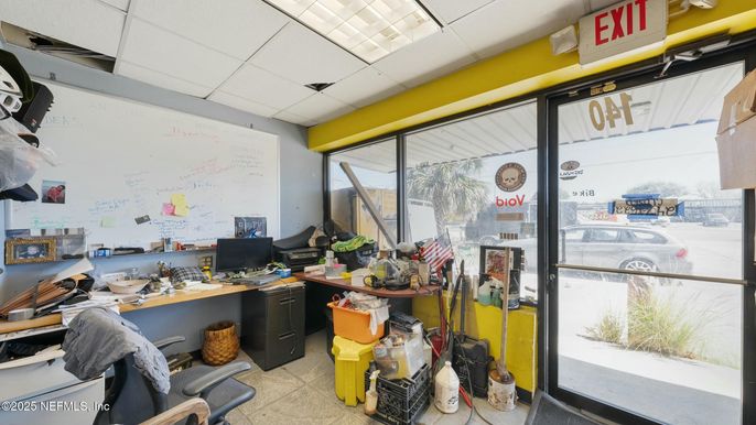 Home Office, Interior