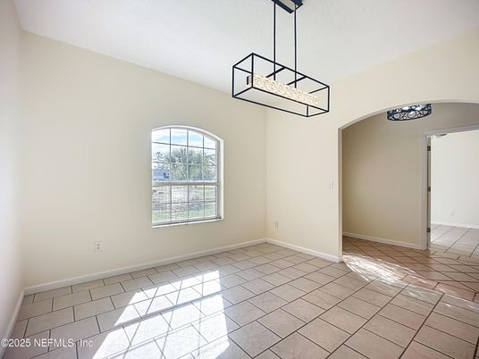 Empty room, Interior, Pendant Lights