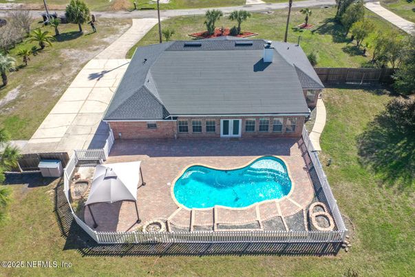 Exterior, Drone
