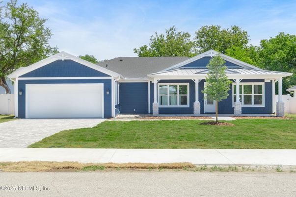 Attached, Exterior, Facade, Ranch