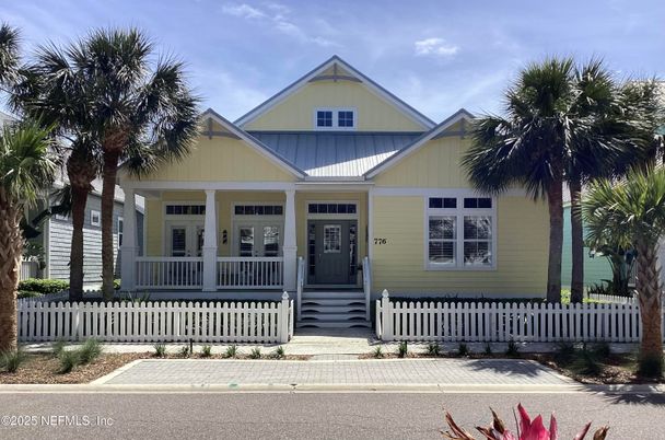 Exterior, Facade, American Craftsman