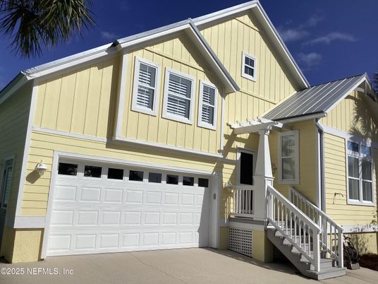 Attached, Exterior, Facade, Farmhouse