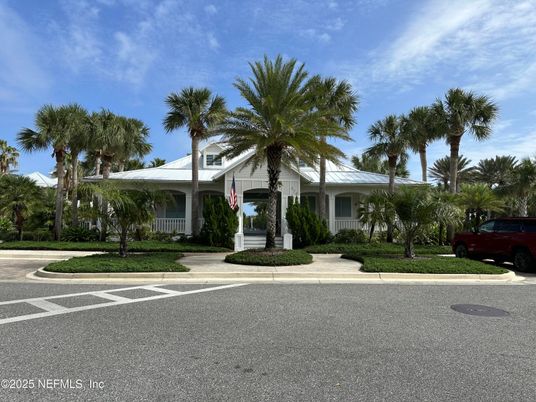 Exterior, Facade, Ranch