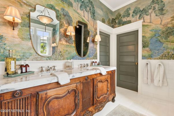 Bathroom, Dual Sink Vanities, Interior