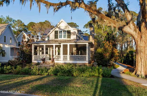 Exterior, Facade, Queen Anne Victorian