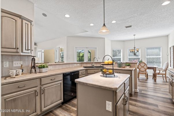 Chandelier, Dining room, Interior, Kitchen, Pendant Lights, Recessed Lighting, Wood Texture Flooring