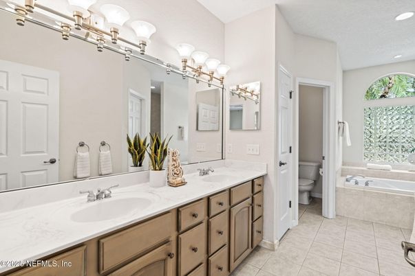 Bathroom, Dual Sink Vanities, Interior, Recessed Lighting