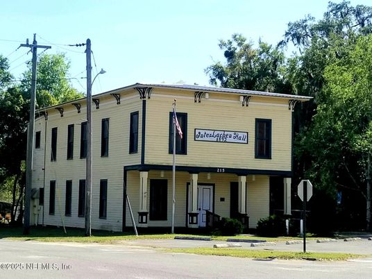 Exterior, Facade, Georgian
