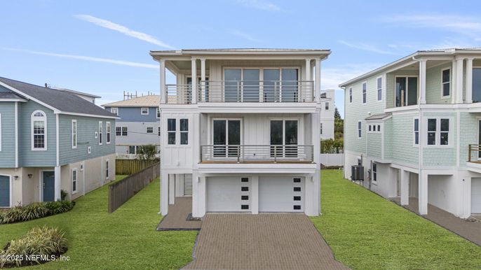 Attached, Exterior, Facade, Rowhouse