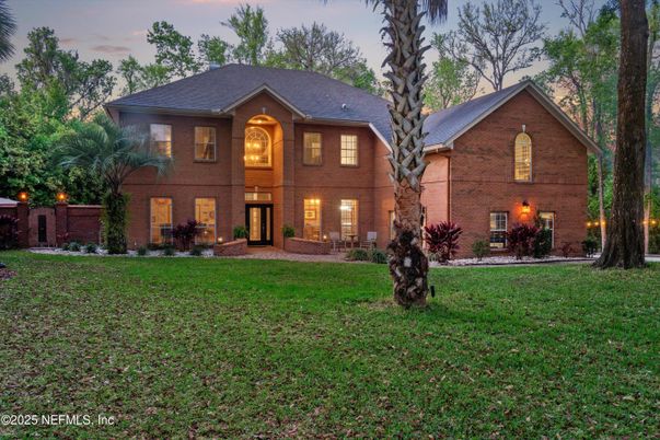 Backyard, Exterior, Facade, Brick Facade, Brick Traditional