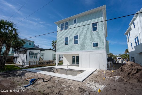 Exterior, Facade, American Foursquare