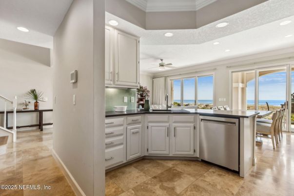 Dining room, Interior, Kitchen, Recessed Lighting, Water